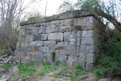 Remaining west abutment at Porters, April 2009
